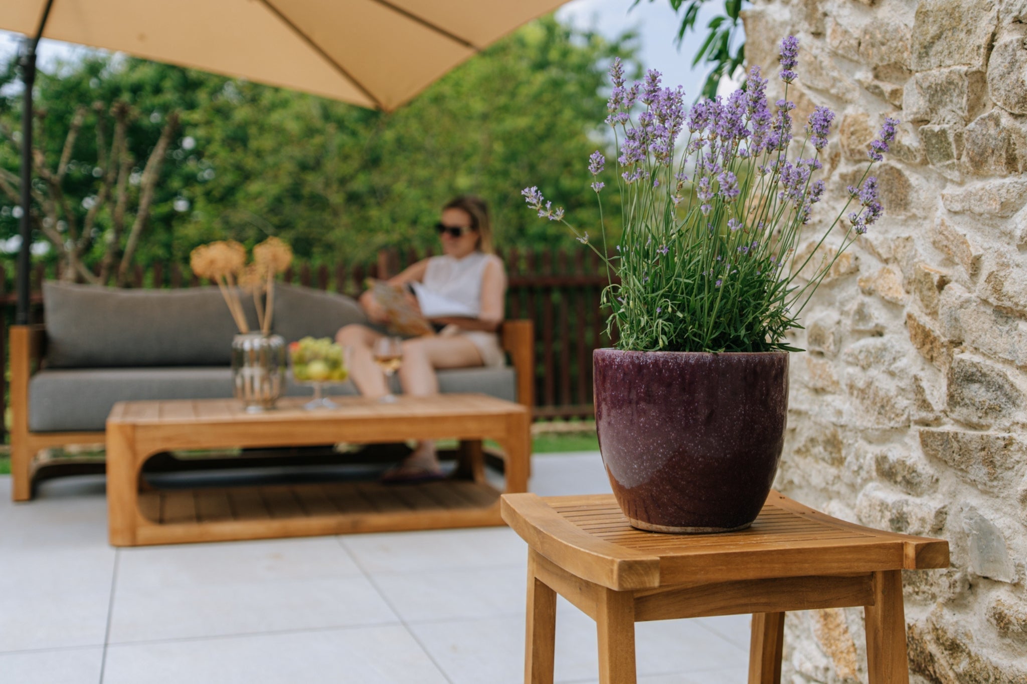 Květináče na balkon: Jak vytvořit zelenou oázu i na malém prostoru – Provencelia blog
