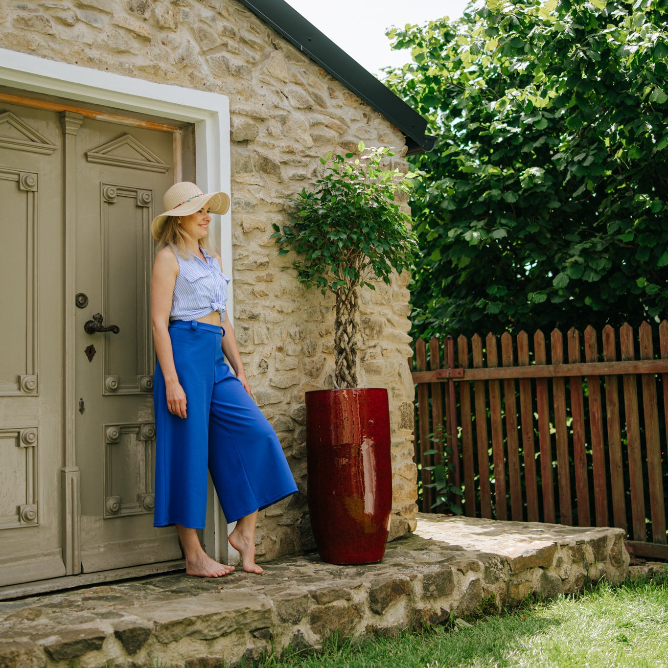 Keramicky květináč Athena - Tropická červená