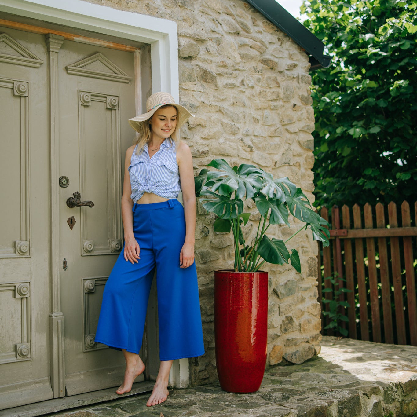 Keramicky květináč Athena - Tropická červená