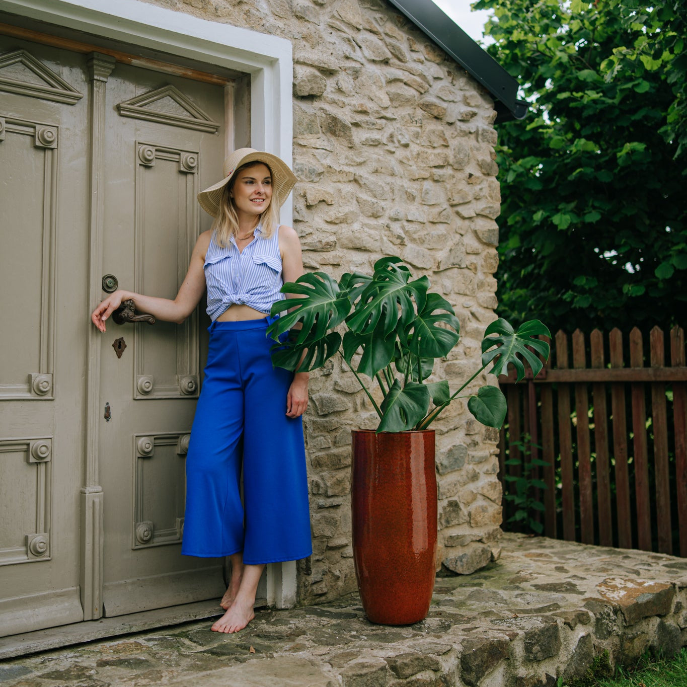 Keramicky květináč Athena - Tropická červená