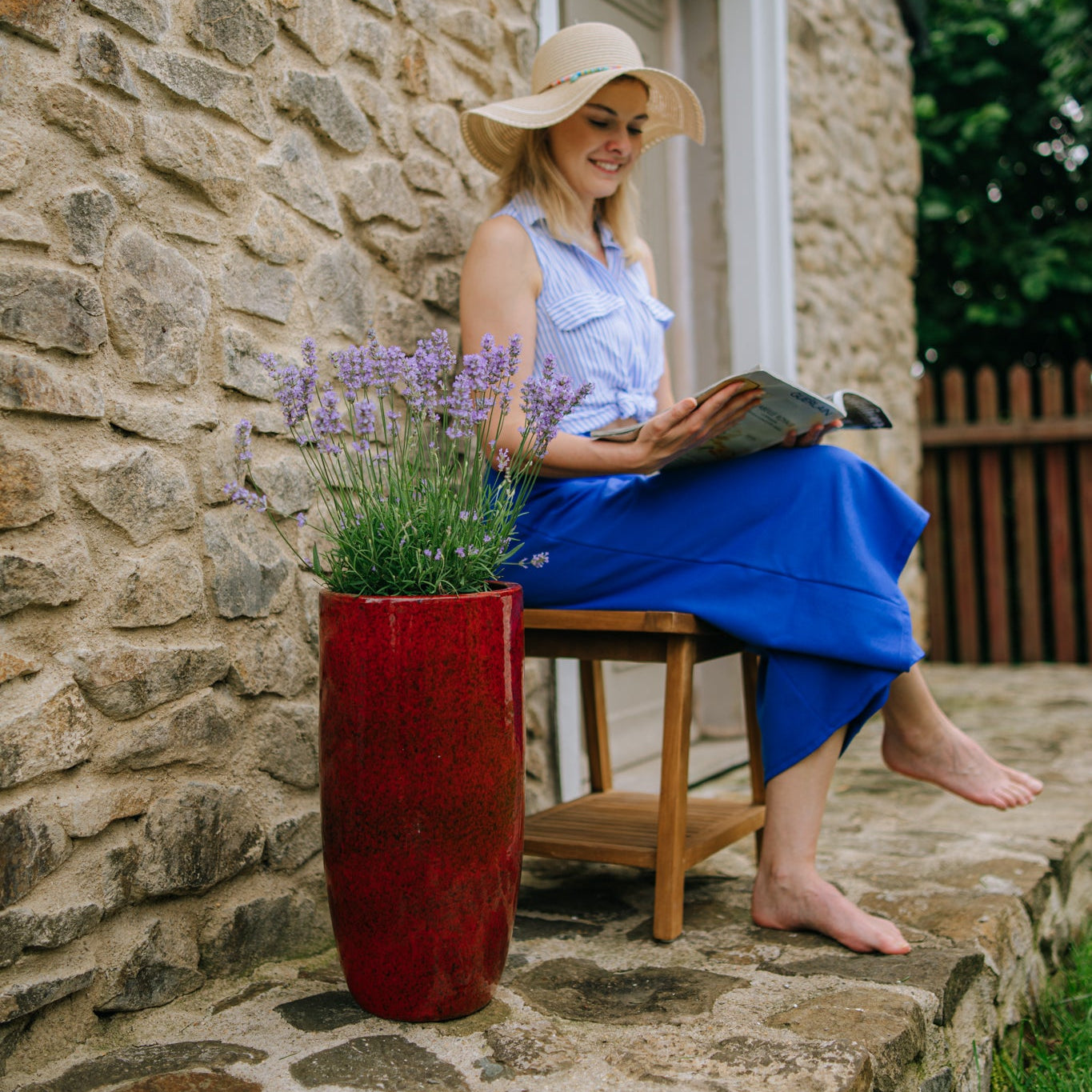 Keramicky květináč Athena - Tropická červená