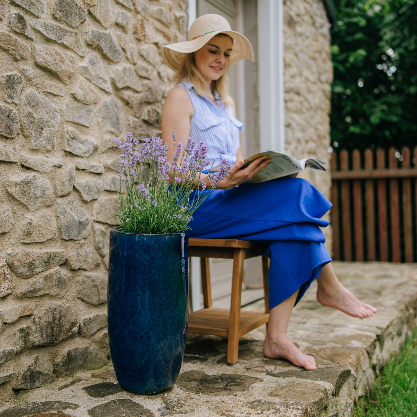 Keramicky květináč Athena - Mořsky modrá