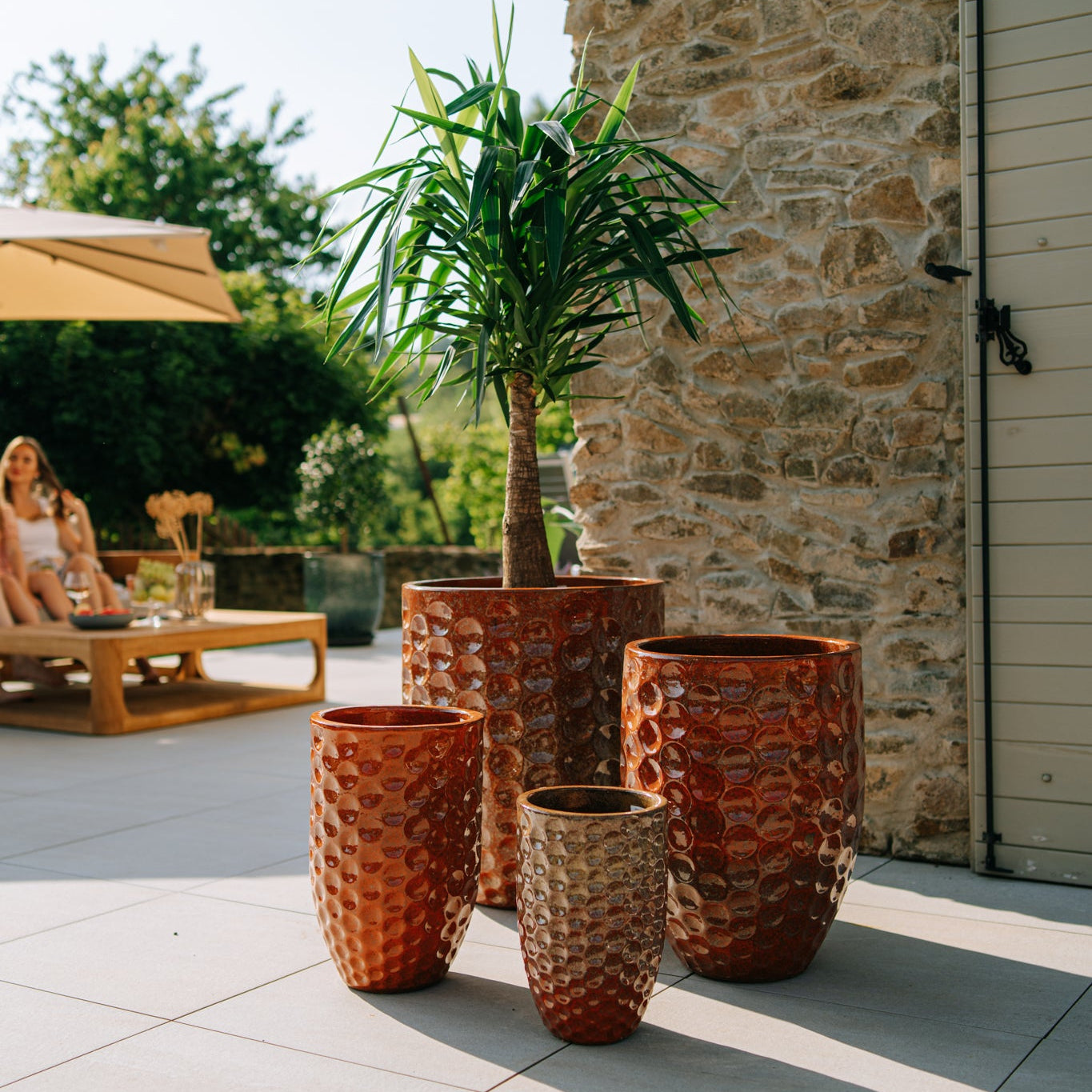 Keramický květináč MEROVEE Oranžová – styl Provence, robustní a elegantní