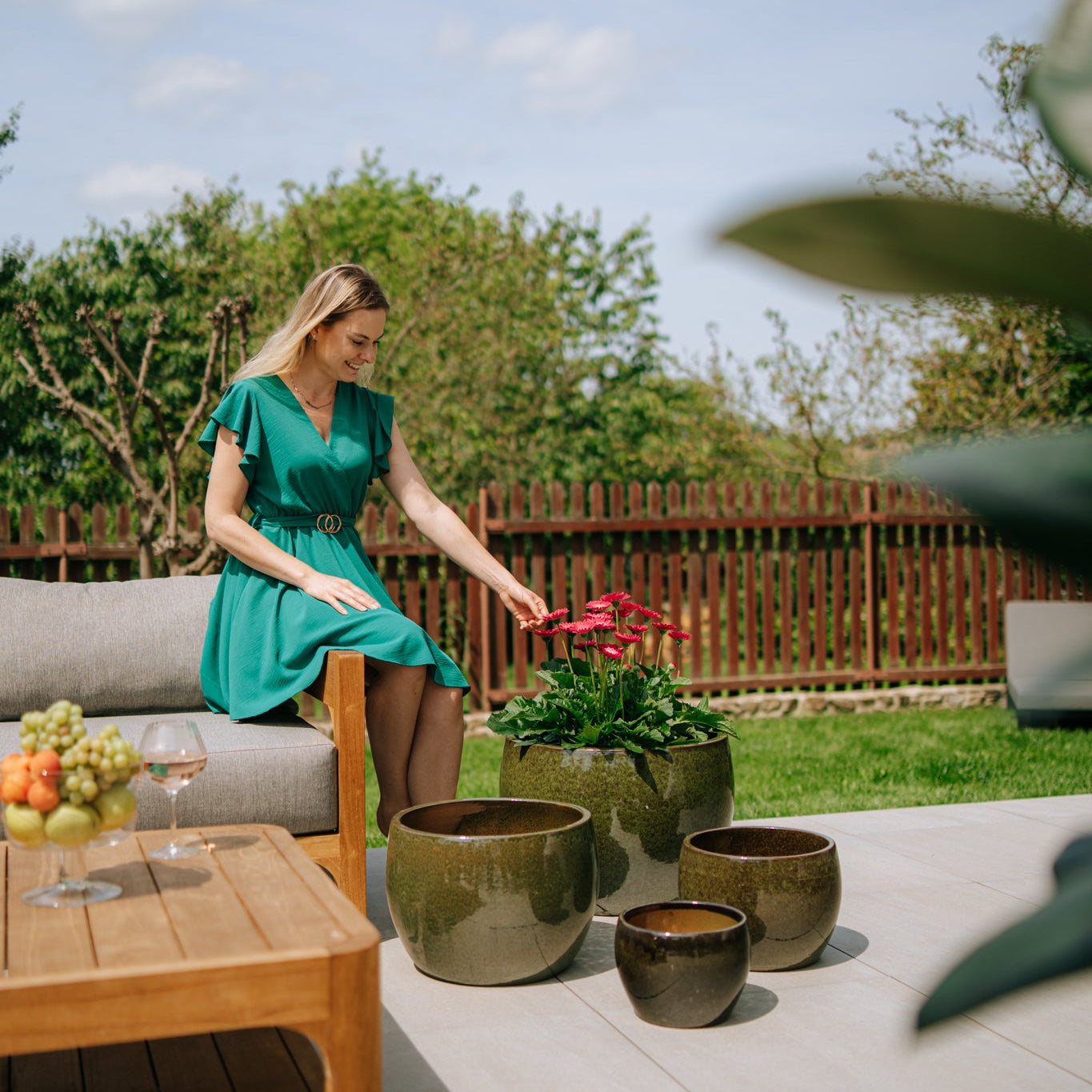 Keramicky květináč Romulus - Tropická zelená