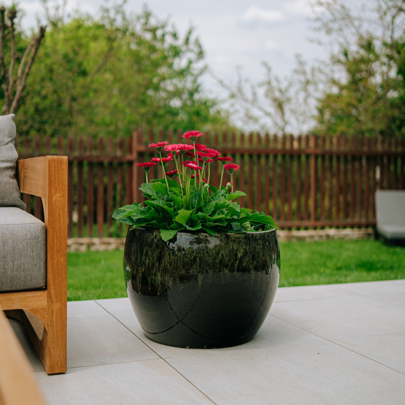 Keramicky květináč Romulus - Zeleno černý