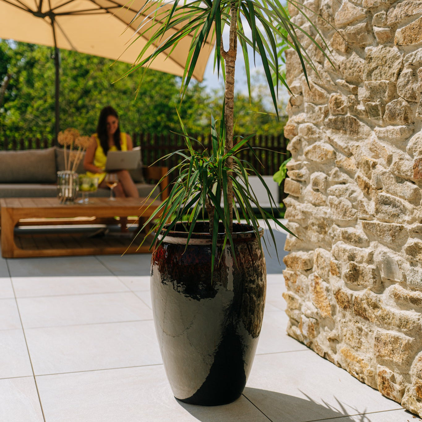 Keramický květináč BACCHUS - Černo-červená