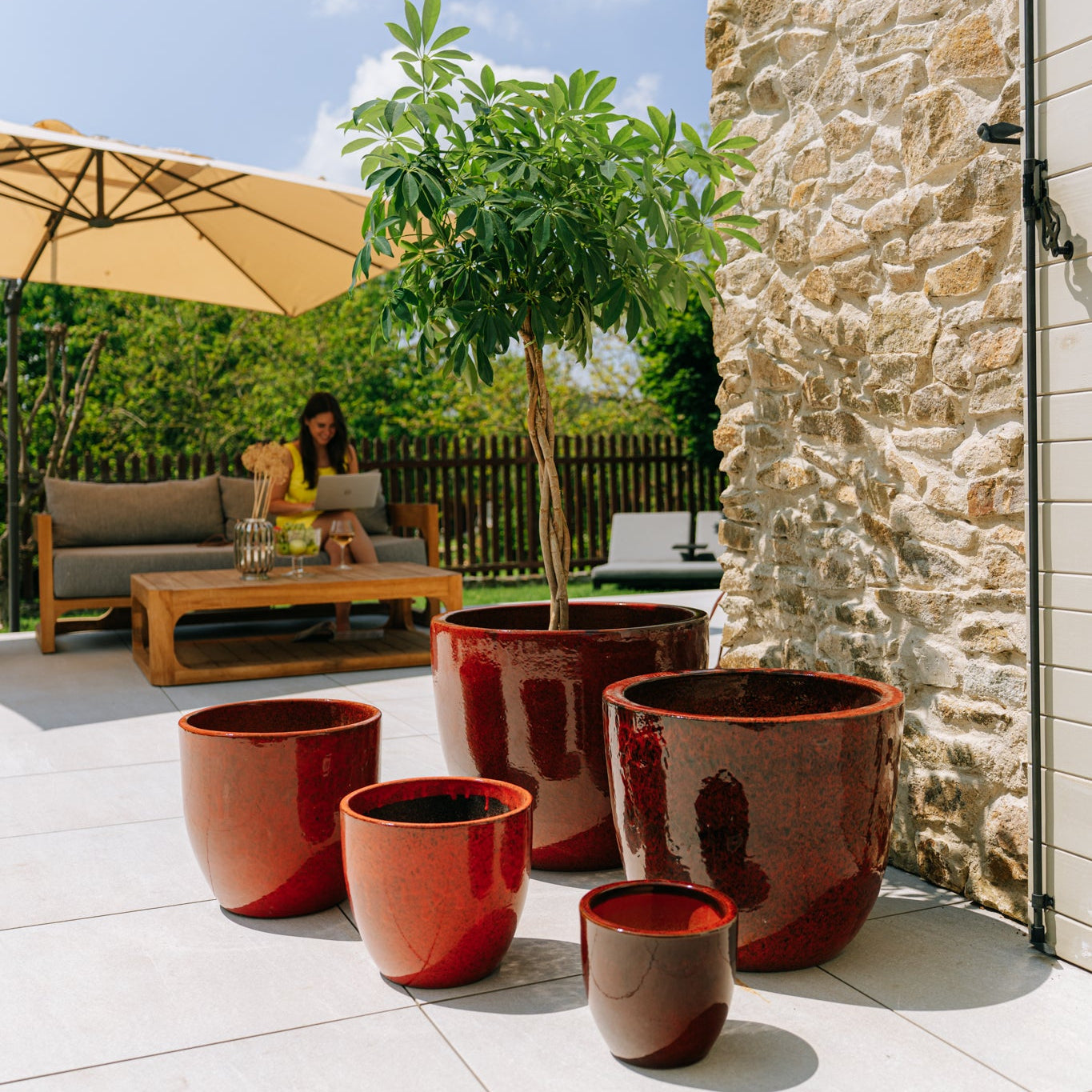 Provencelia květináč LANCELOT tropická červená – glazovaná terakota, styl Anduze