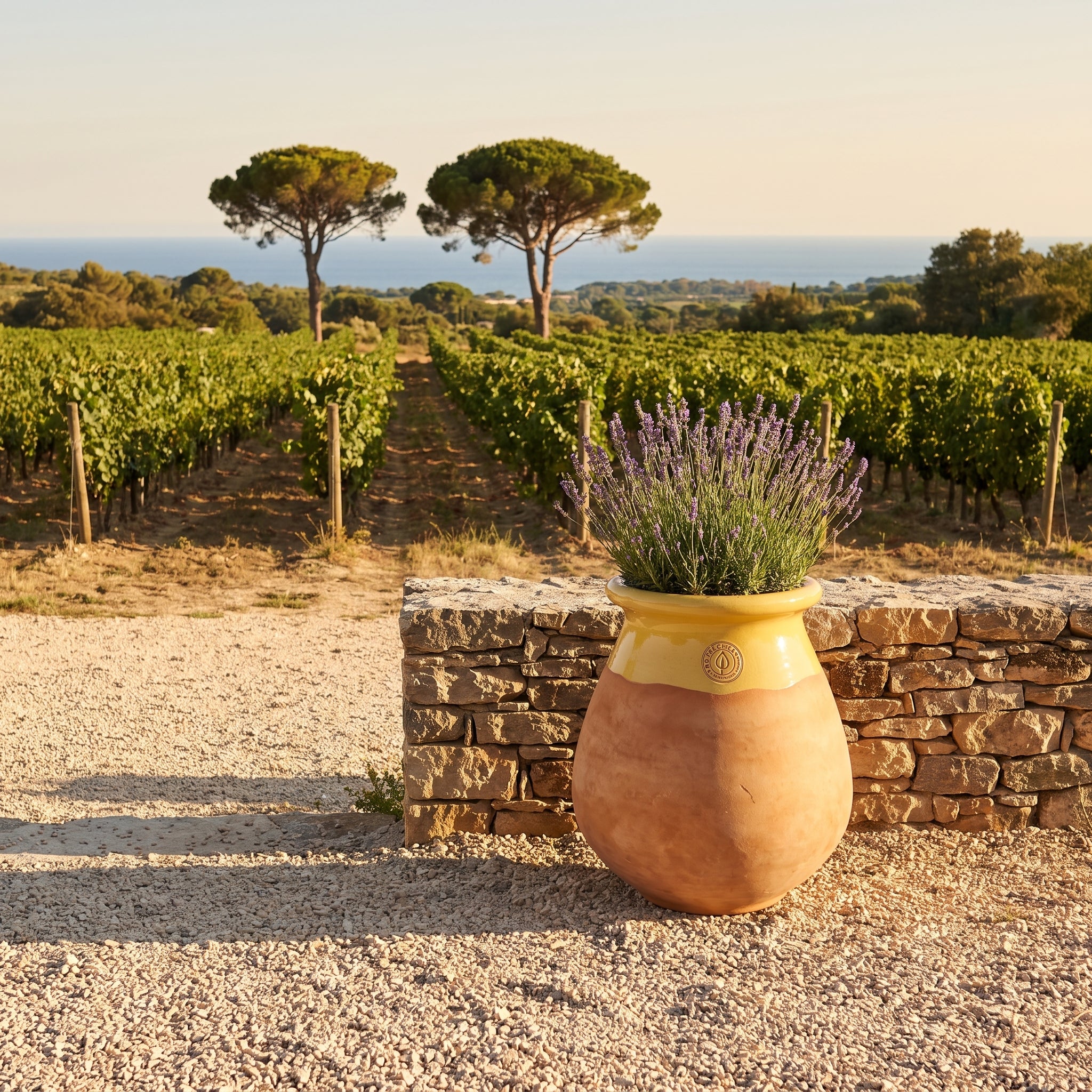 Provensálský biot MADE IN PROVENCE – terakota cérusée s medovým límcem - XL (63 cm)