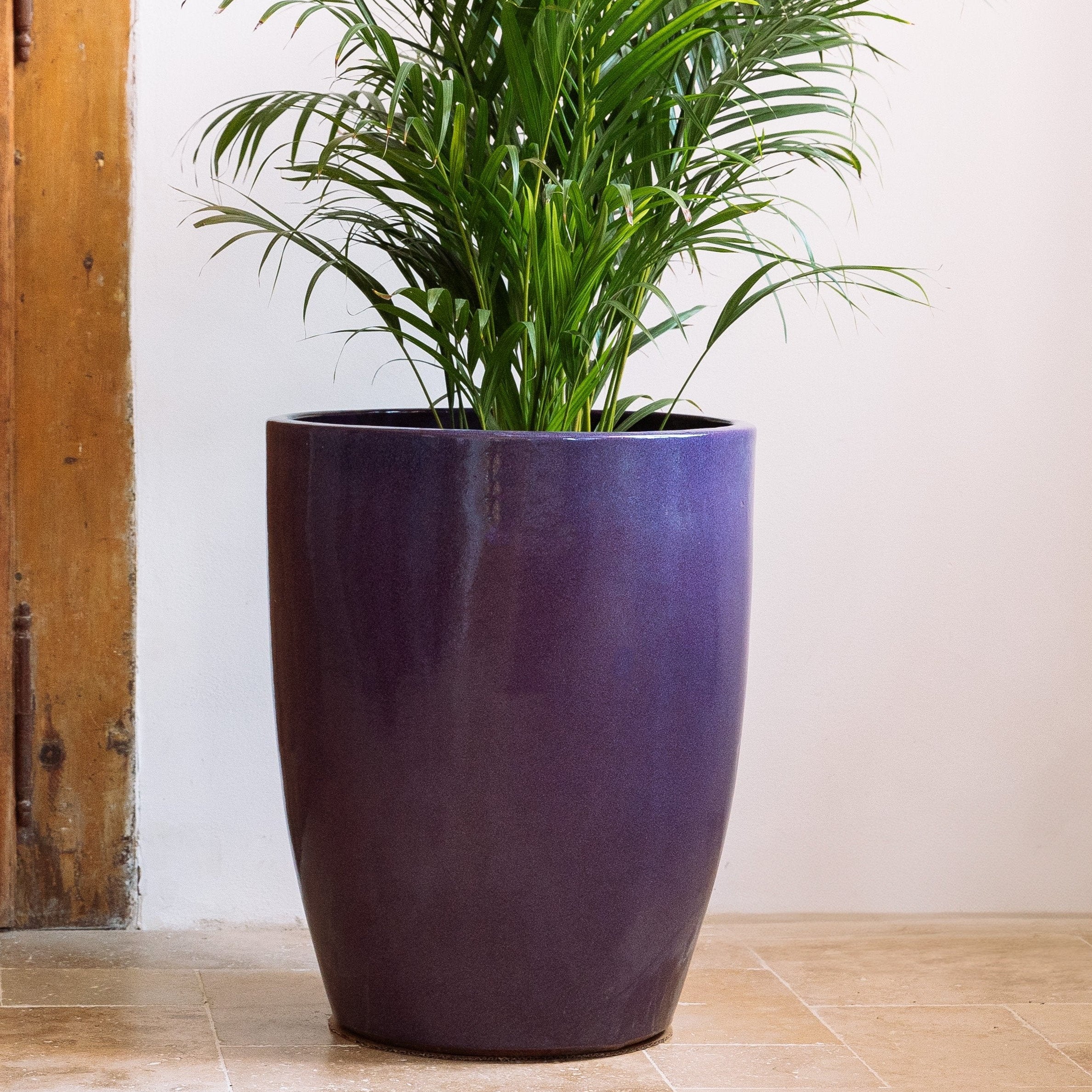 keramicky kvetinac fialovy