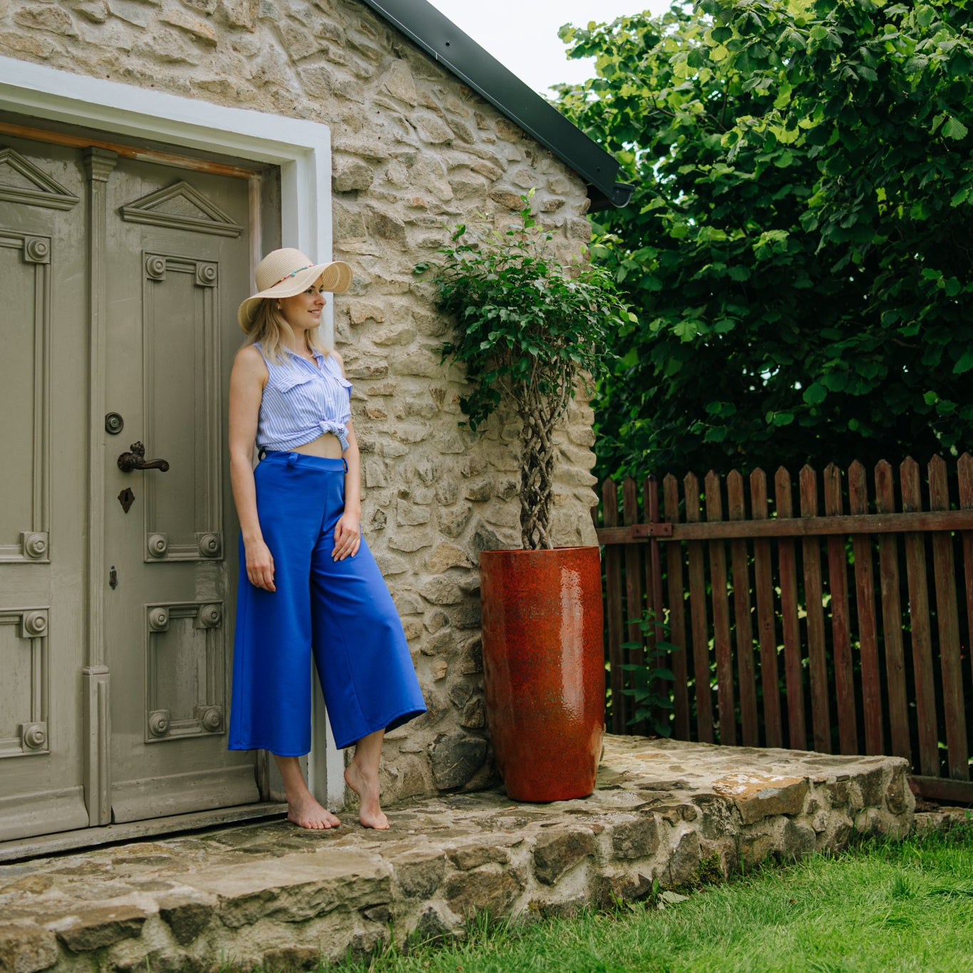 Provencelia ATHENA podzimní oranžová – prémiový keramický květináč, nadčasový design