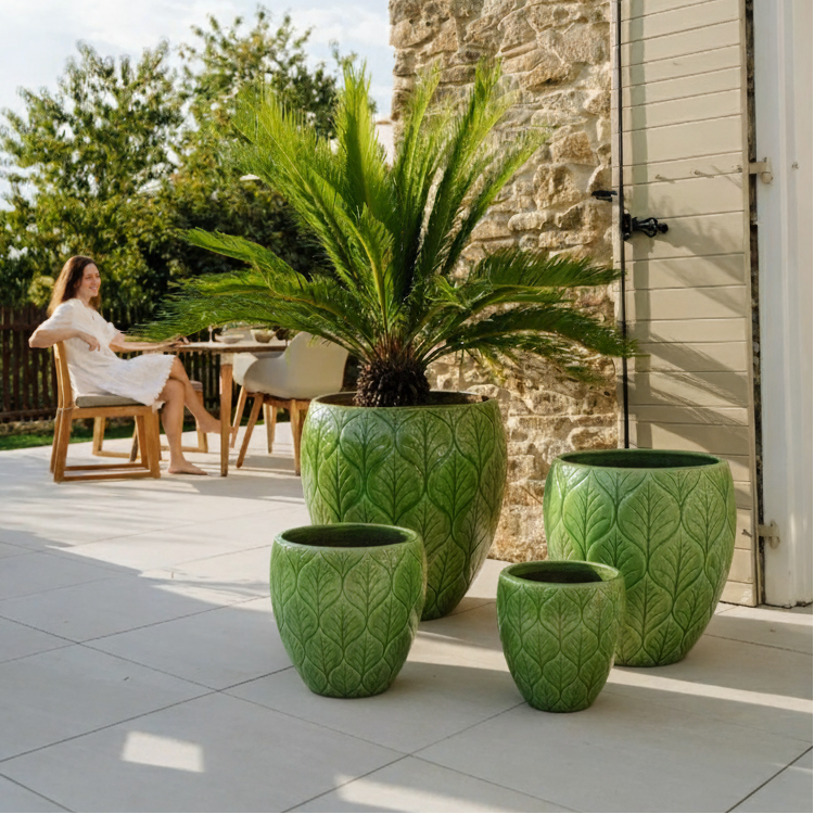 Keramický květináč Artemis Jablečně zelený – ručně vyráběný glazovaný květináč z terakoty