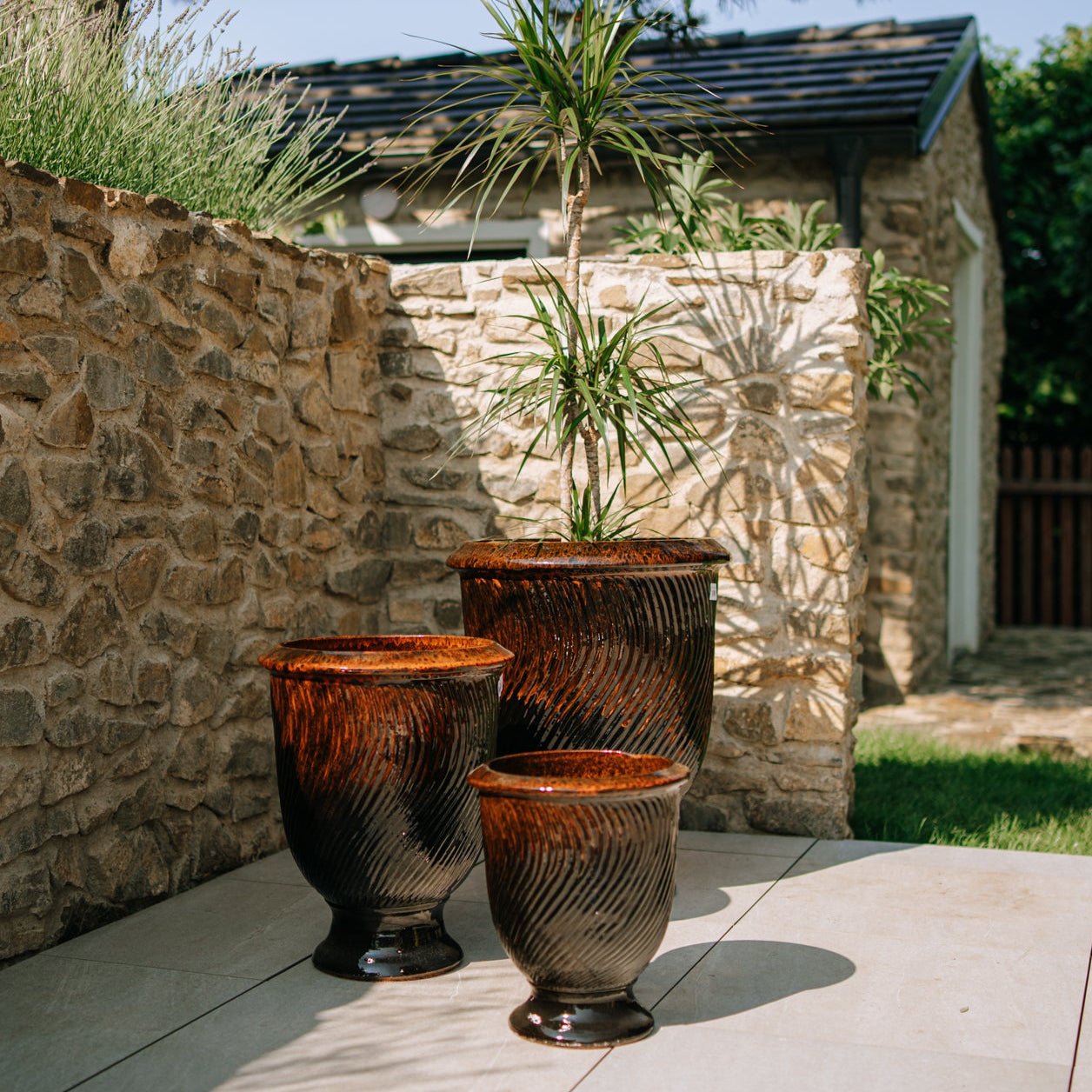 Provencelia květináč MORGANE Oranžově černá – glazovaná terakota, styl Anduze