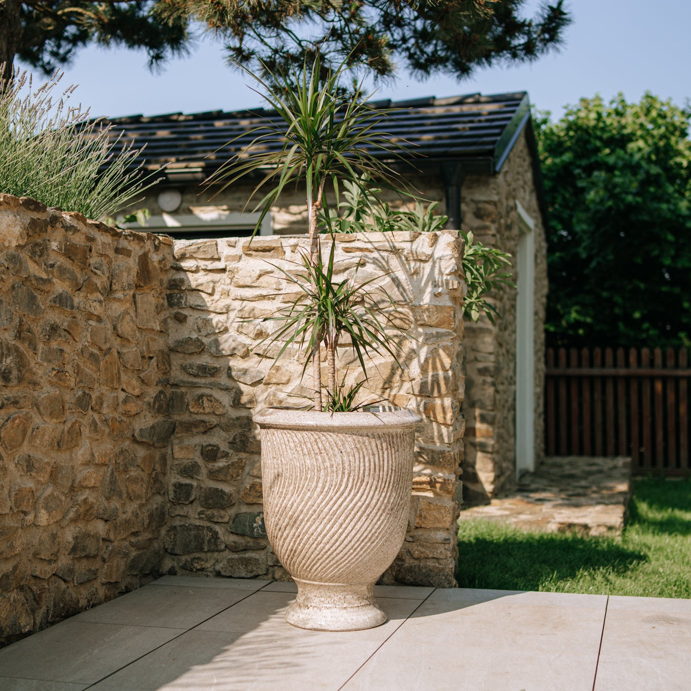 Keramický květináč Morgane - Tygrovaně bílý