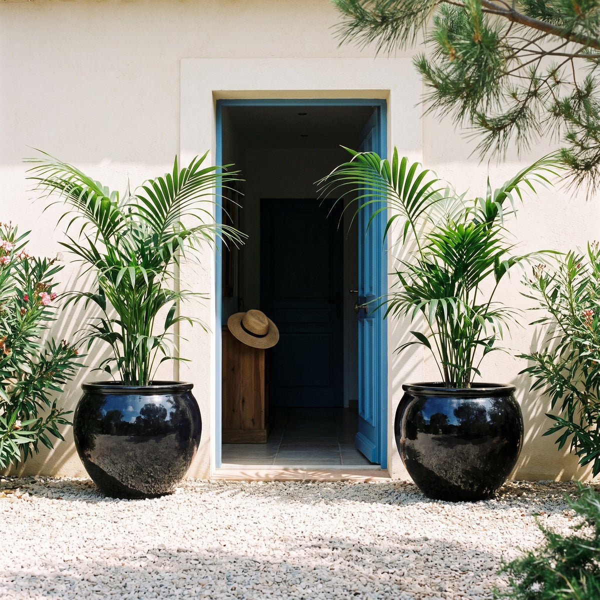 Provencelia LUTECE – glazed ceramic outdoor planter, Black, XXL 85 × 64 cm