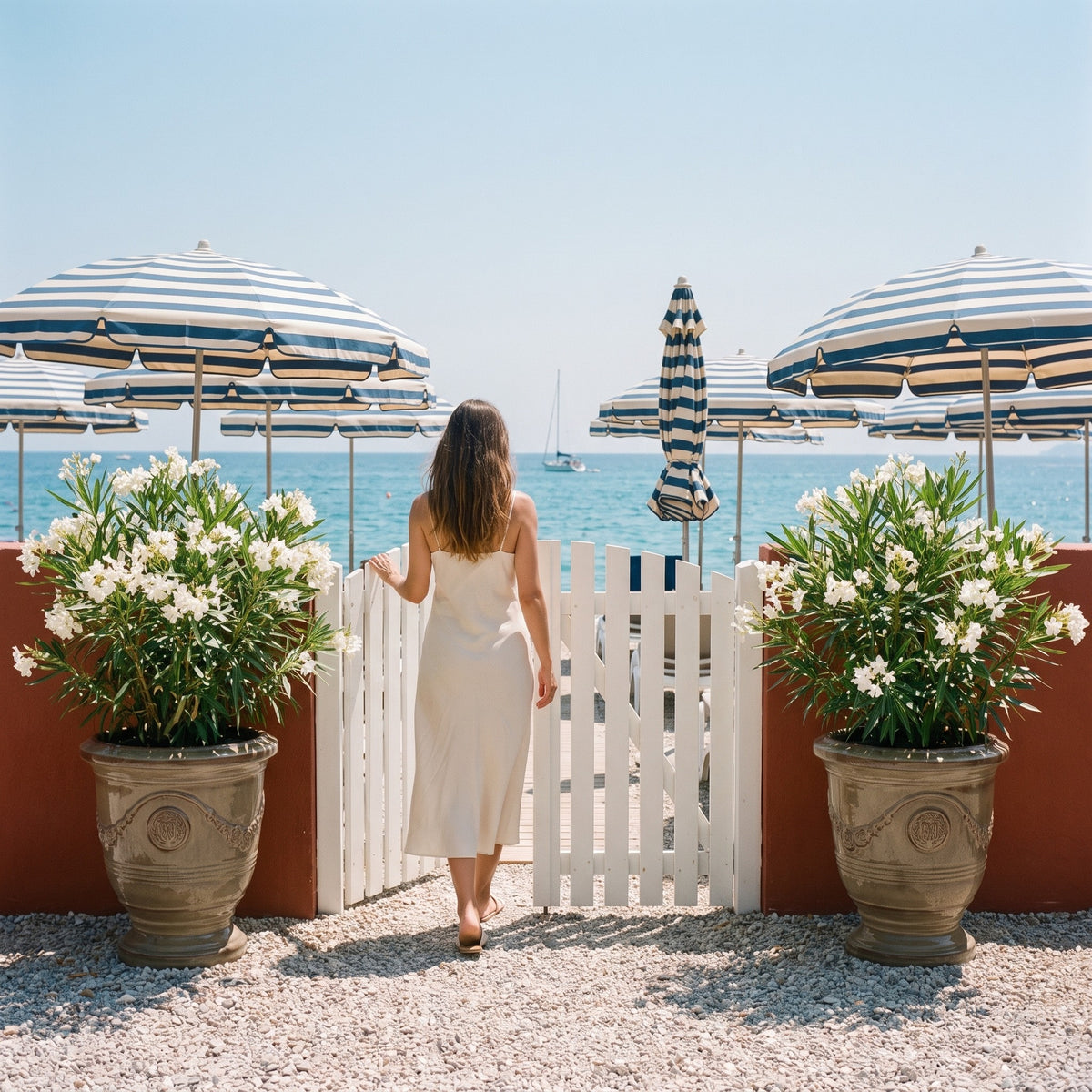 Provencelia RICHELIEU – glazed ceramic outdoor planter, Sandblasted Bronze, XL 46 × 56 cm